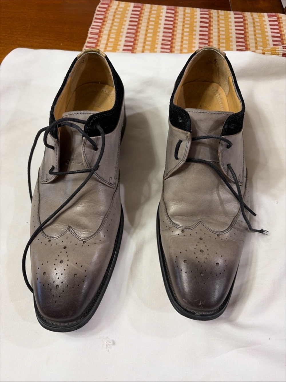 Stacy Adams Gray Wingtip Derby Shoes with Black Collar